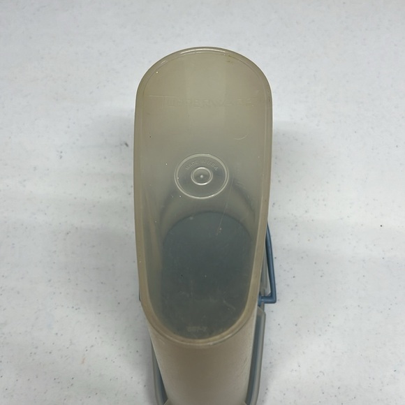 Tupperware Pitcher - Picture 10 of 10